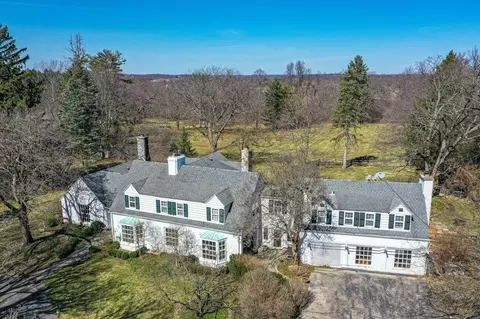 278 Donlea Rd, Barrington Hills, IL 60010
