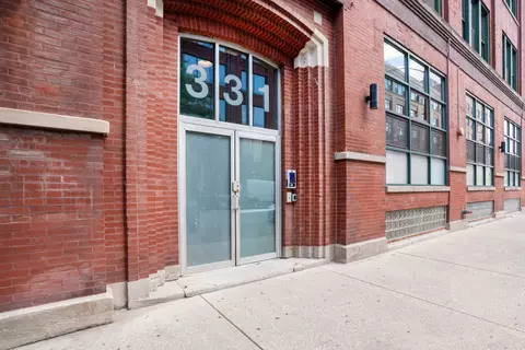 331 S Peoria St #201, Chicago, IL 60607