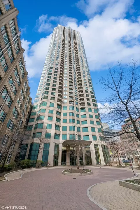 400 N La Salle St #1808, Chicago, IL 60654