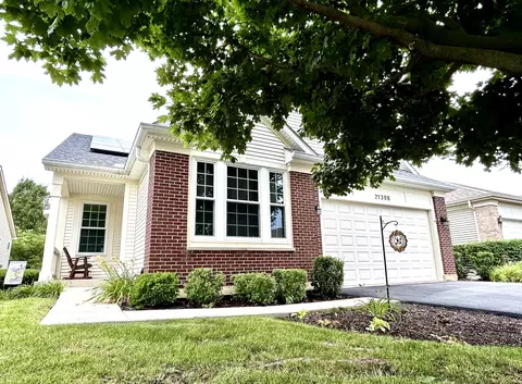 21308 Prince Lake Dr, Crest Hill, IL 60403