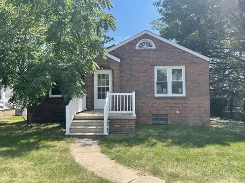 1305 E Broadway St, Streator, IL 61364