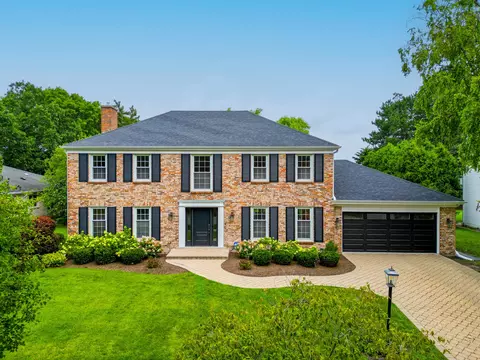 3630 Dauphine Ave, Northbrook, IL 60062
