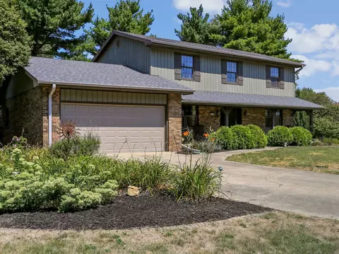 3006 Meadowbrook Ct, Champaign, IL 61822