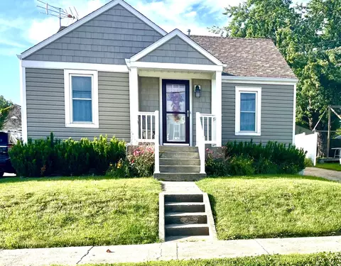 715 Saint Vincents Ave, Peru, IL 61354