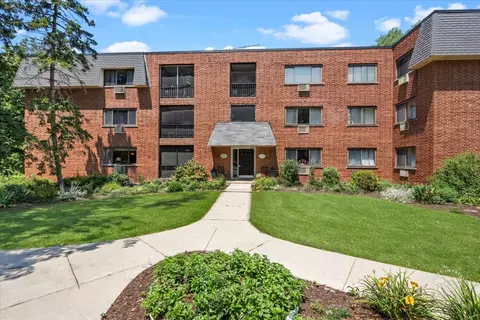 230 Duane St #1F, Glen Ellyn, IL 60137