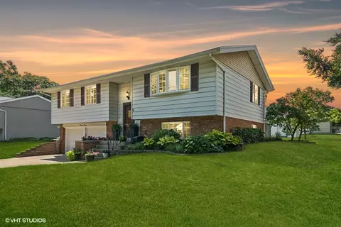 1415 Somerset Ln, Schaumburg, IL 60193