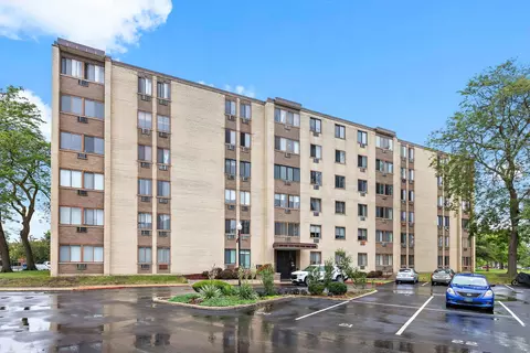 9725 S Karlov Ave #202, Oak Lawn, IL 60453
