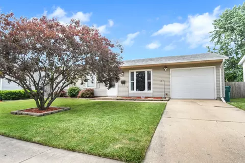 214 Pell Ave, Romeoville, IL 60446