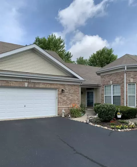 21354 Mays Lake Dr, Crest Hill, IL 60403