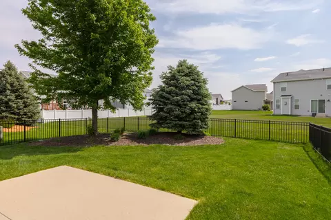 Exterior - 1094 Canyon Creek Rd, Normal, IL 61761 photo 4 of 7