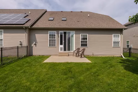 Exterior - 1094 Canyon Creek Rd, Normal, IL 61761 photo 5 of 7
