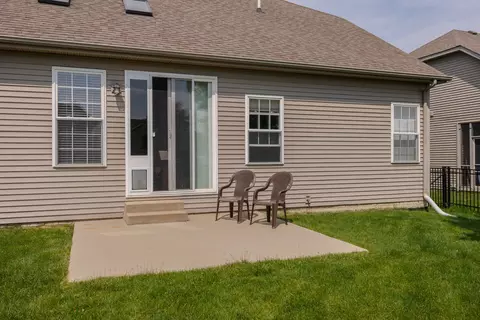 Exterior - 1094 Canyon Creek Rd, Normal, IL 61761 photo 6 of 7
