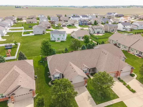 View/Area - 1094 Canyon Creek Rd, Normal, IL 61761 photo 3 of 5