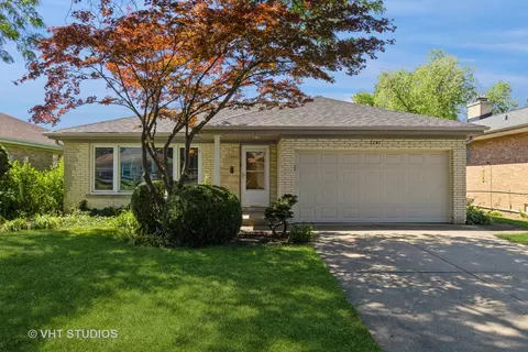 5741 Warren St, Morton Grove, IL 60053