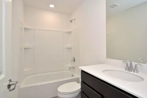 Bath - 1012 Draper Rd, Mchenry, IL 60050 photo 3 of 3