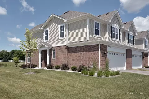 1012 Draper Rd, Mchenry, IL 60050