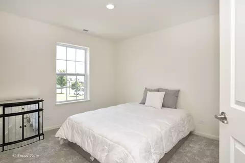 Bedroom - 1012 Draper Rd, Mchenry, IL 60050 photo 2 of 3