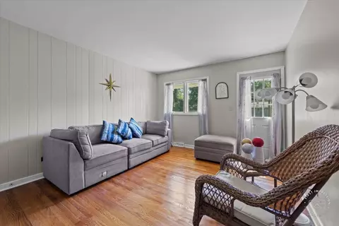 Living - 935 Ruth Dr, Elgin, IL 60123 photo 2 of 3