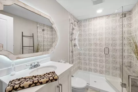 Bath - 3209 Kingfisher Ct, Rolling Meadows, IL 60008 photo 3 of 3