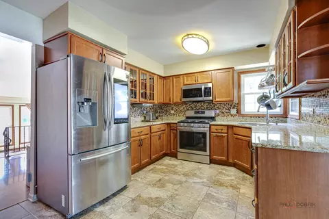 906 Juneway Ave, Deerfield, IL 60015 photo 8