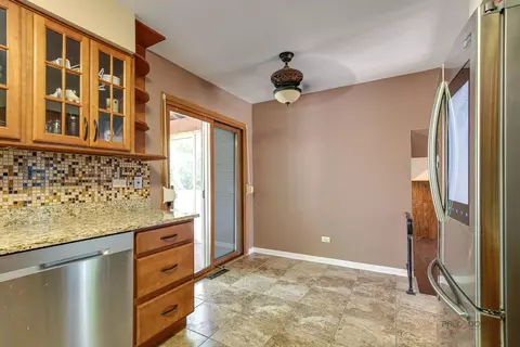 906 Juneway Ave, Deerfield, IL 60015 photo 10