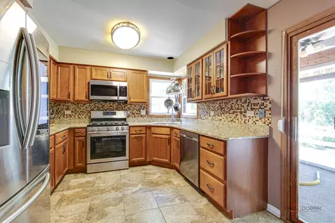 906 Juneway Ave, Deerfield, IL 60015 photo 9