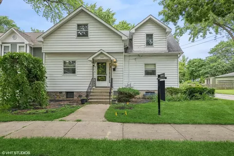 316 W Lake St, Barrington, IL 60010