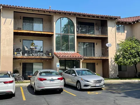 21 W581 North Ave W #61, Lombard, IL 60148