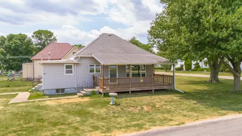Exterior - 120 N Hickory St, Cullom, IL 60929 photo 9 of 10