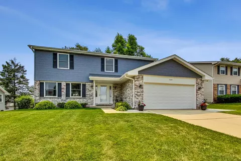 709 N Point Dr, Schaumburg, IL 60193