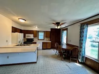 103 E Washington St, Congerville, IL 61729 photo 24
