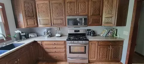 Kitchen - 308 Grant Rd, Bloomington, IL 61701 photo 4 of 6