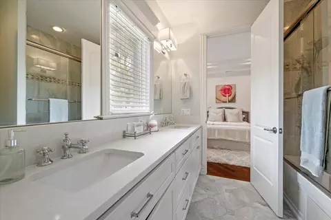 Bath - 446 Jackson Ave, Glencoe, IL 60022 photo 5 of 6