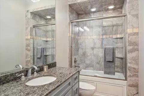 Bath - 446 Jackson Ave, Glencoe, IL 60022 photo 6 of 6