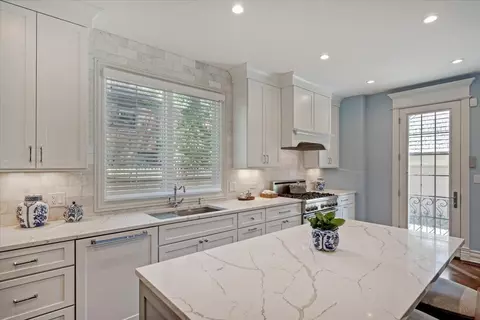 Kitchen - 446 Jackson Ave, Glencoe, IL 60022 photo 3 of 4