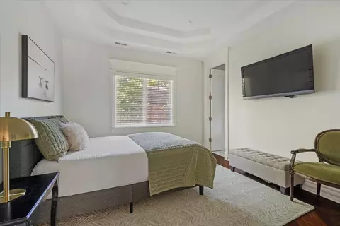 Bedroom - 446 Jackson Ave, Glencoe, IL 60022 photo 2 of 4