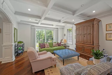Living - 446 Jackson Ave, Glencoe, IL 60022 photo 2 of 3