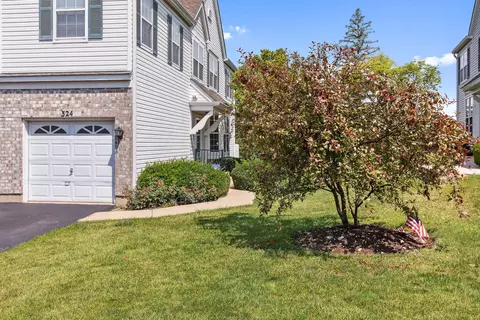 324 Gazebo Ln, Lombard, IL 60148
