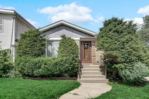 2958 N Oak Park Ave, Chicago, IL 60634