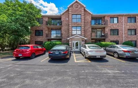 5101 Deblin Ln #2A, Oak Lawn, IL 60453