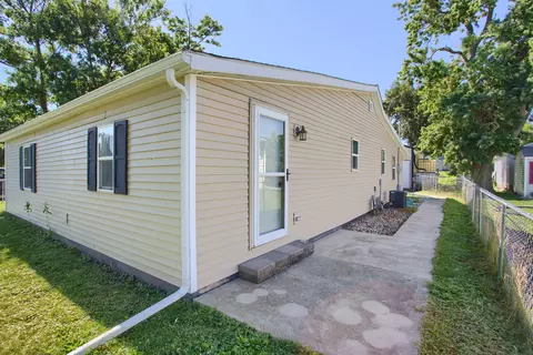 309 N State St, Danvers, IL 61732 photo 4