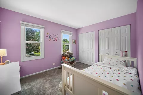 Bedroom - 716 Holly Dr, Bartlett, IL 60103 photo 4 of 5