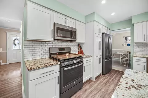 Kitchen - 716 Holly Dr, Bartlett, IL 60103 photo 2 of 3
