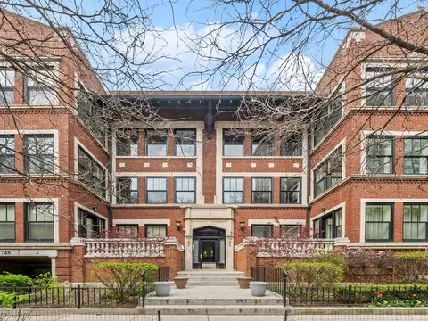 742 W Buena Ave #2W, Chicago, IL 60613