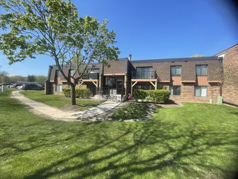 714 Tullamore Ct #2A, Schaumburg, IL 60193