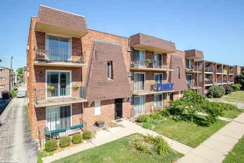 10618 Central Ave #2S, Chicago Ridge, IL 60415
