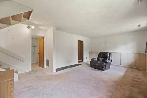 2002 N Sherman Dr, Mchenry, IL 60050 photo 18