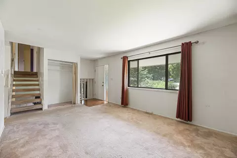 2002 N Sherman Dr, Mchenry, IL 60050 photo 5