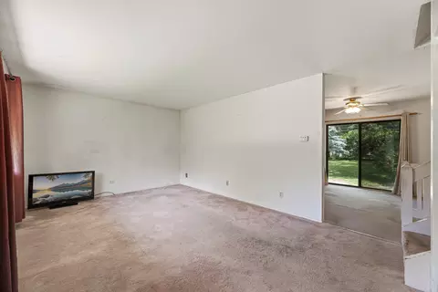 2002 N Sherman Dr, Mchenry, IL 60050 photo 6