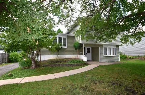 18 S Chase Ave, Lombard, IL 60148